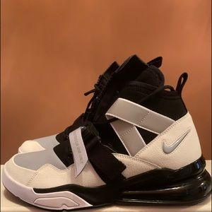 Nike Air Force 270 Utility